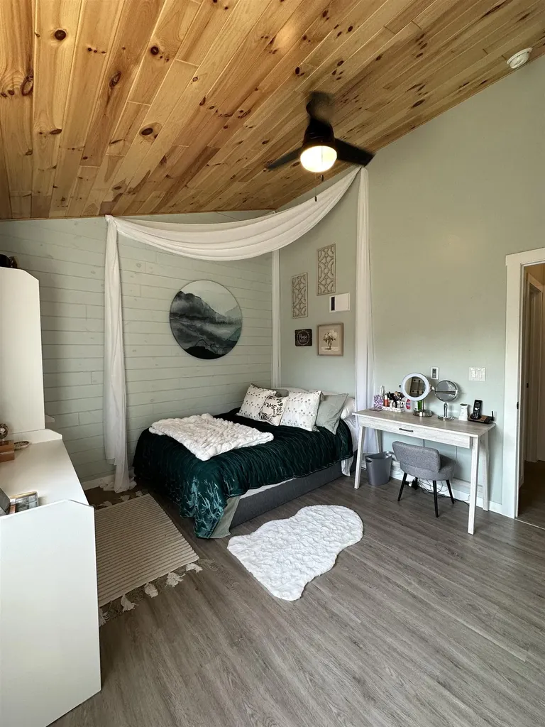 8350 E Horn Road Suttons Bay Township MI 49653