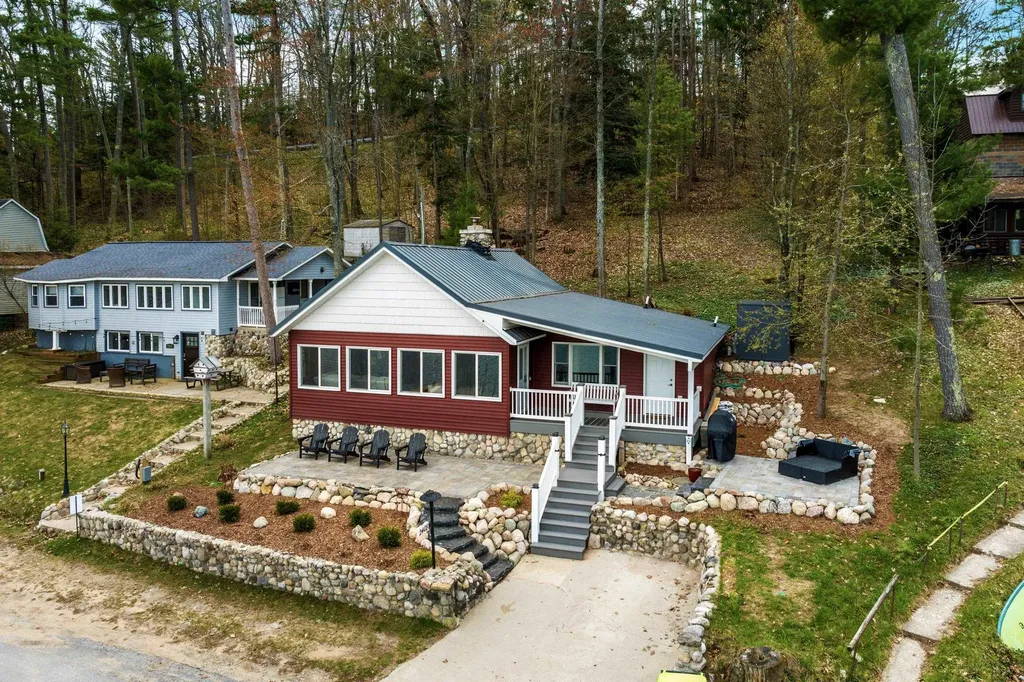 2408 Pinehurst Trail East Bay Township MI 49696