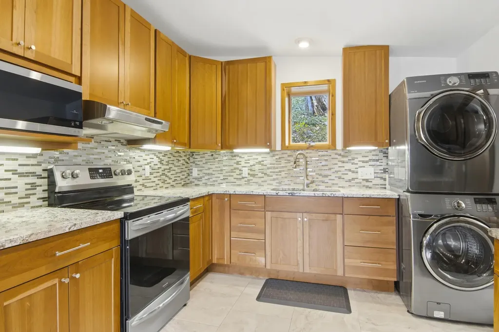 2408 Pinehurst Trail East Bay Township MI 49696