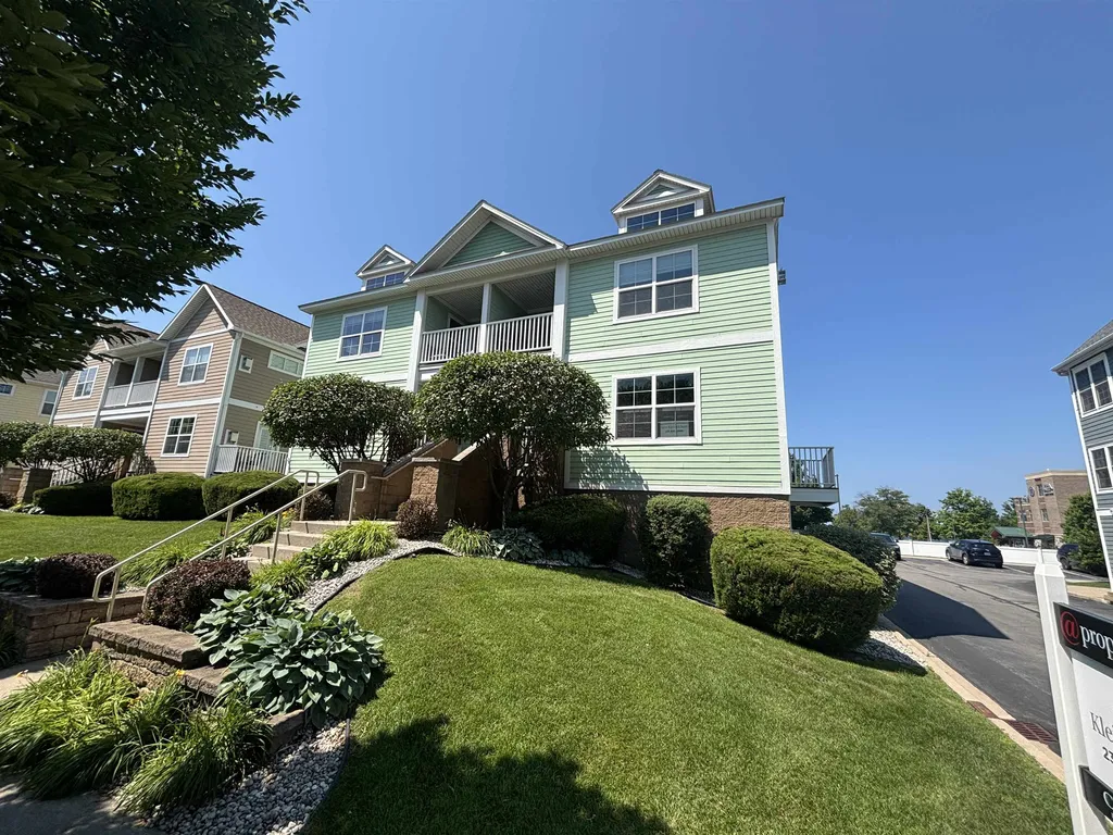 707 E State Street Traverse City City MI 49686