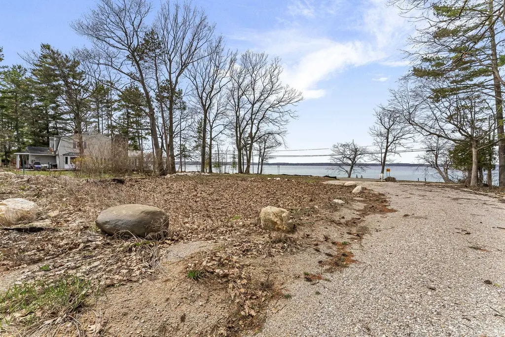 9006 Peninsula Drive Peninsula Township MI 49686