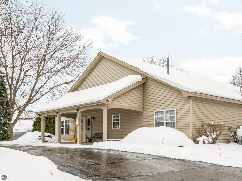 1179 Hemingway Lane Garfield Charter Township MI 49686