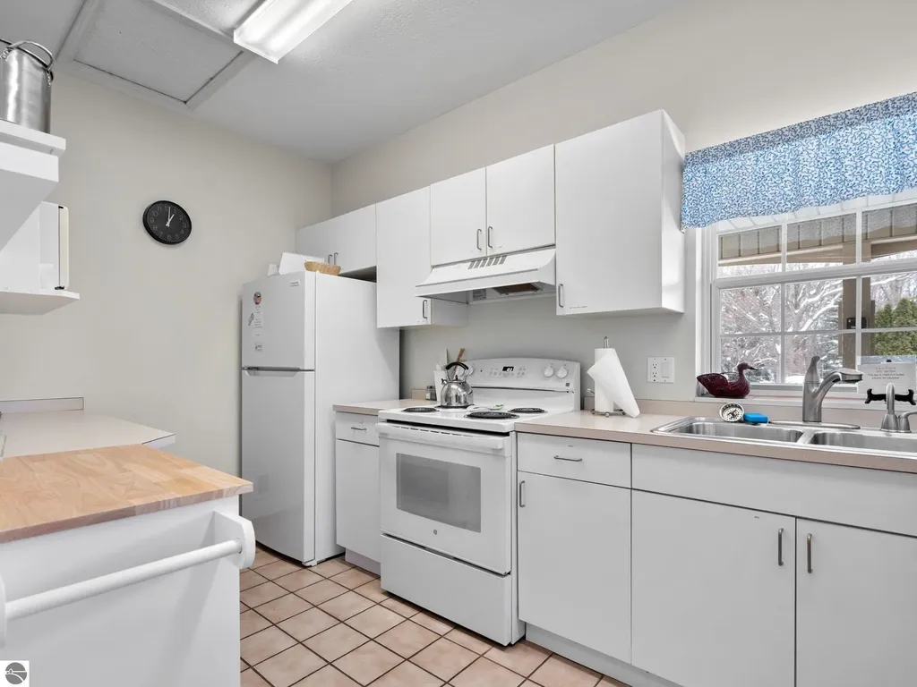 1179 Hemingway Lane Garfield Charter Township MI 49686