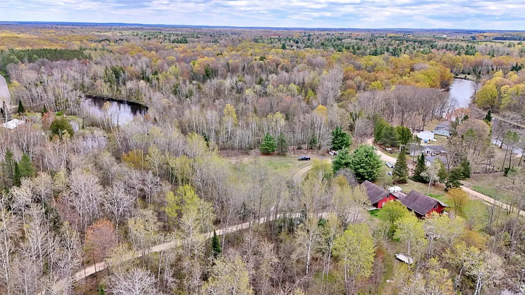 Ville Timberlane Drive Sylvan Township MI 49631