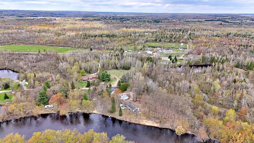 Ville Timberlane Drive Sylvan Township MI 49631