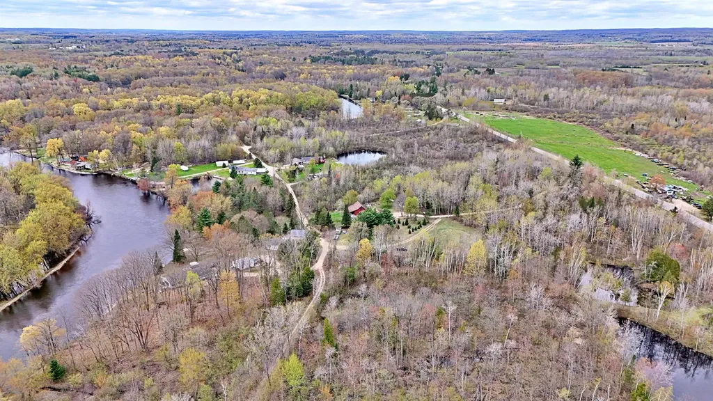 Ville Timberlane Drive Sylvan Township MI 49631