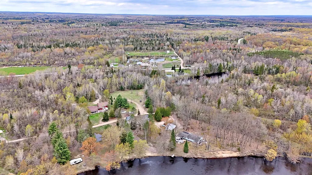 Ville Timberlane Drive Sylvan Township MI 49631