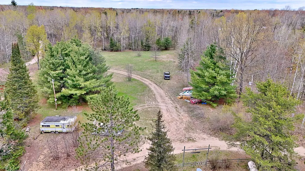 Ville Timberlane Drive Sylvan Township MI 49631