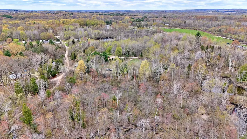 Ville Timberlane Drive Sylvan Township MI 49631