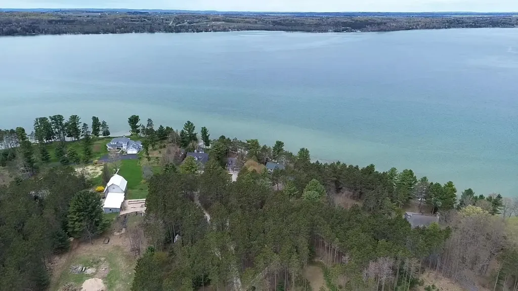 8431 Drake Lane Whitewater Township MI 49690