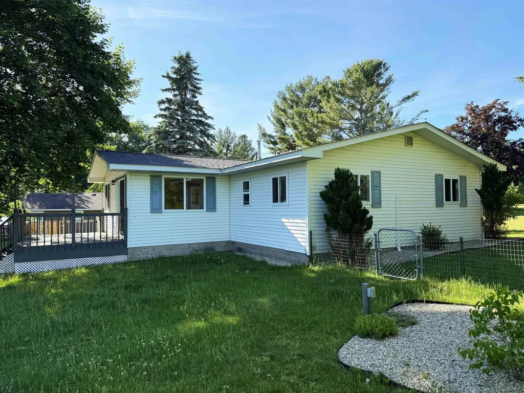 4960 Pine Drive Excelsior Township MI 49646