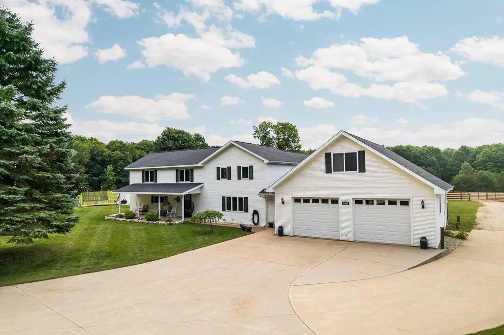 8382 SW Hudson Road Springfield Township MI 49633