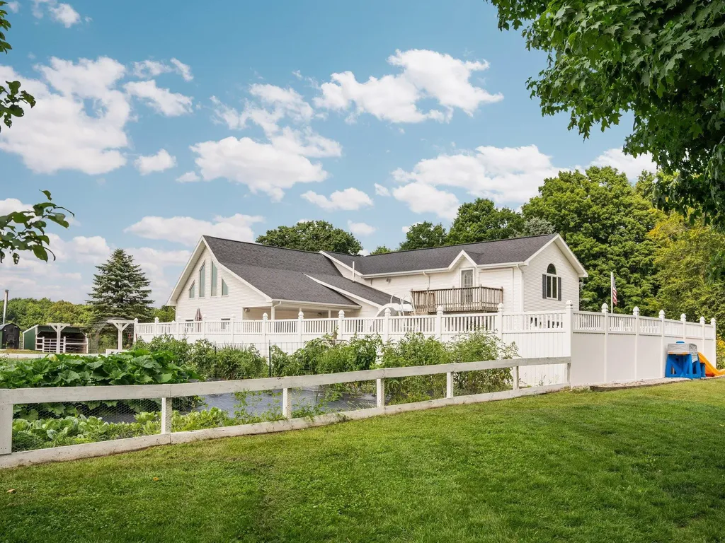 8382 SW Hudson Road Springfield Township MI 49633