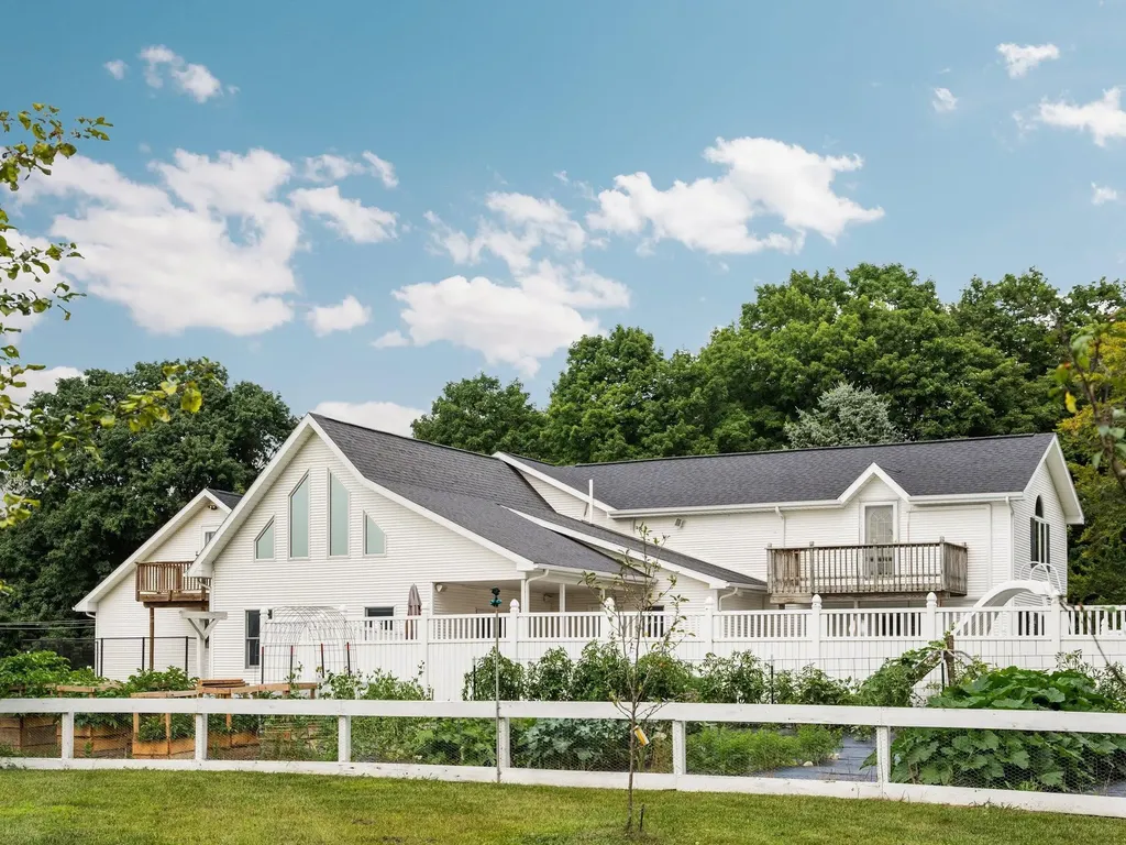 8382 SW Hudson Road Springfield Township MI 49633