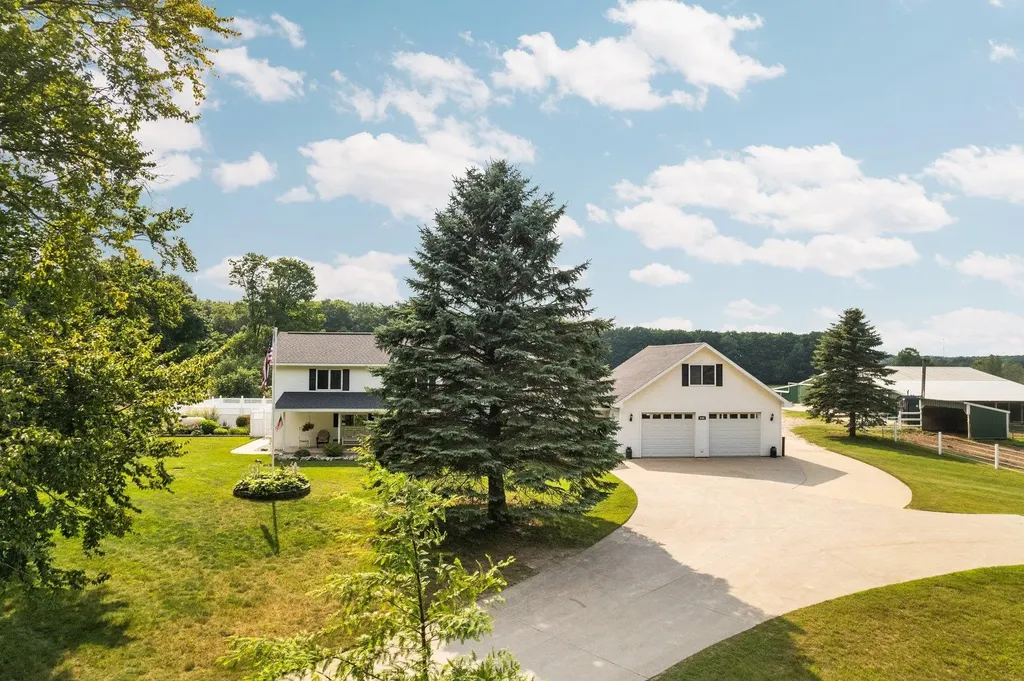 8382 SW Hudson Road Springfield Township MI 49633