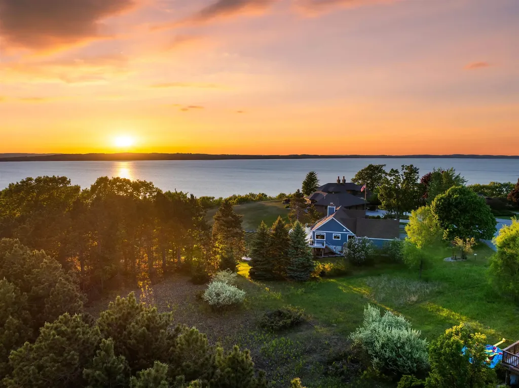 3147 Scenic Hills Drive Acme Township MI 49690