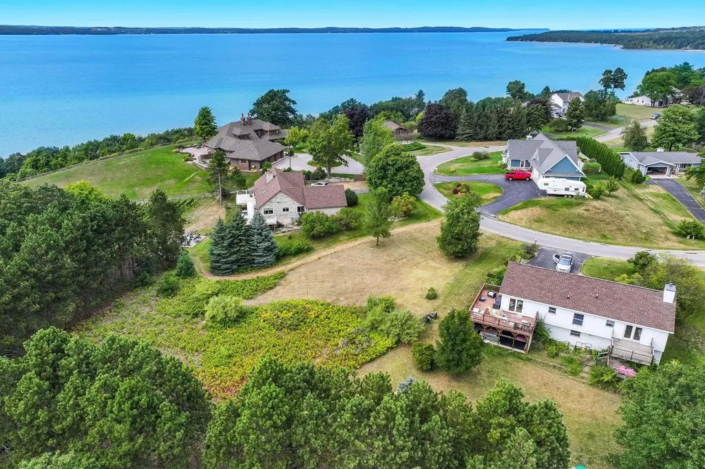 3147 Scenic Hills Drive Acme Township MI 49690