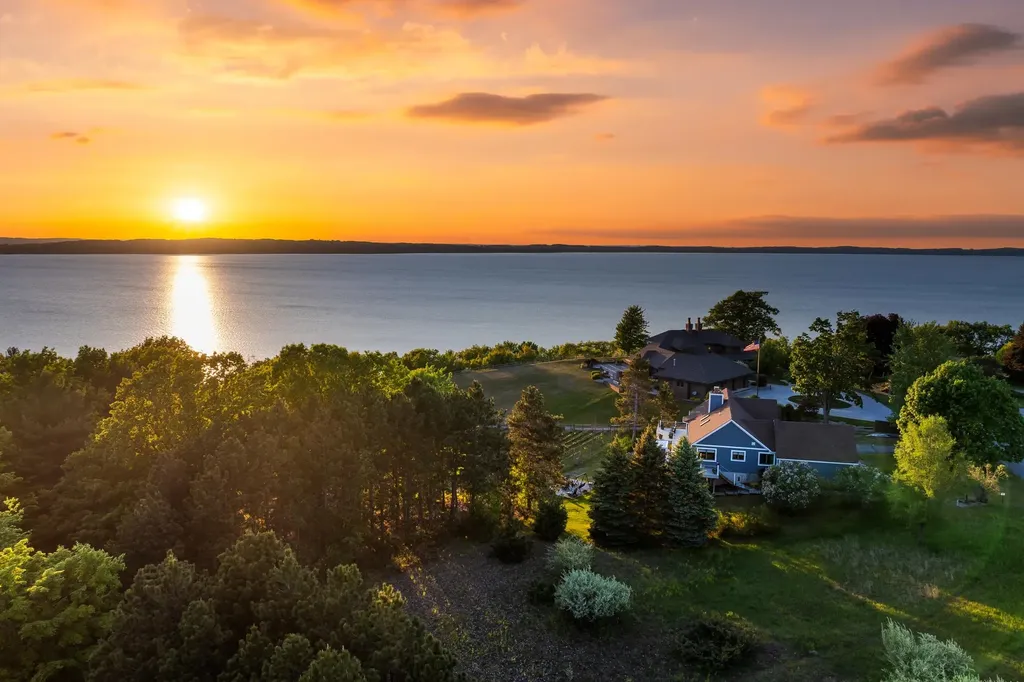 3147 Scenic Hills Drive Acme Township MI 49690
