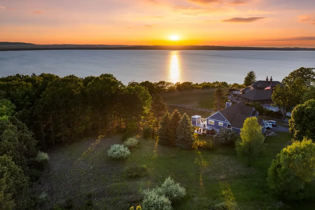 3147 Scenic Hills Drive Acme Township MI 49690