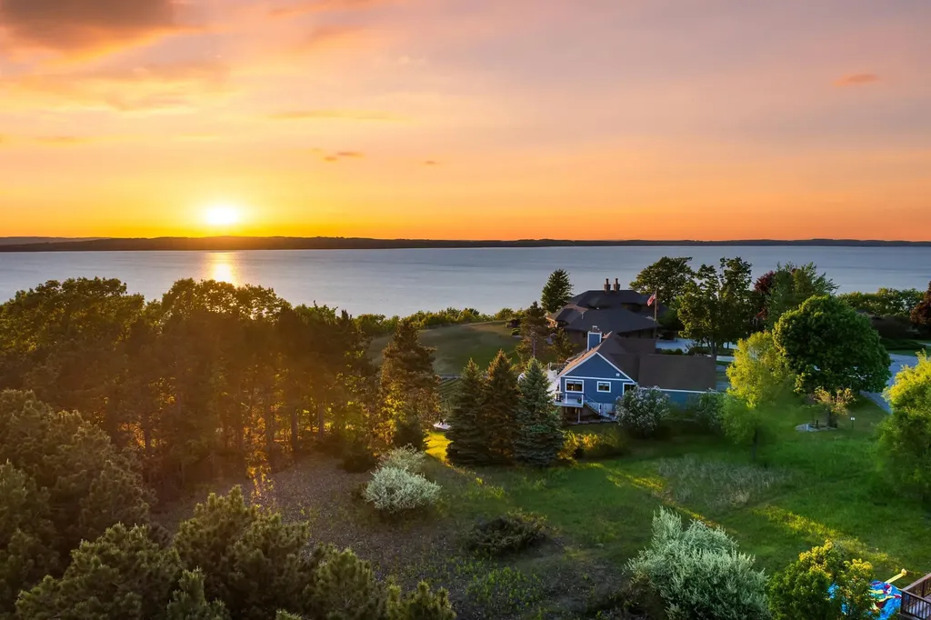 3147 Scenic Hills Drive Acme Township MI 49690