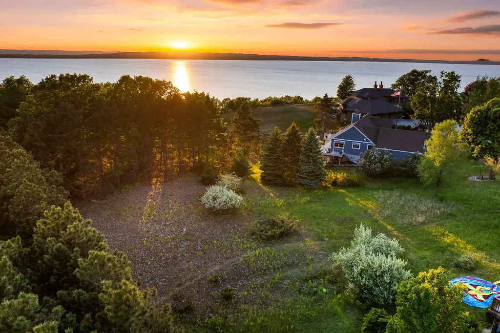 3147 Scenic Hills Drive Acme Township MI 49690