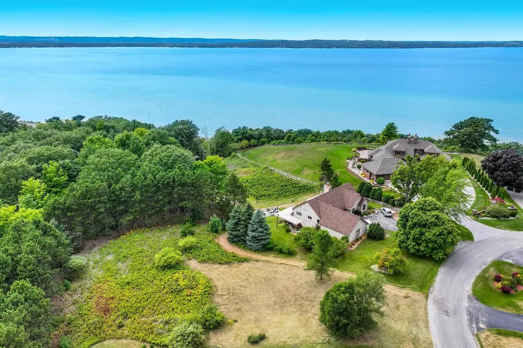 3147 Scenic Hills Drive Acme Township MI 49690