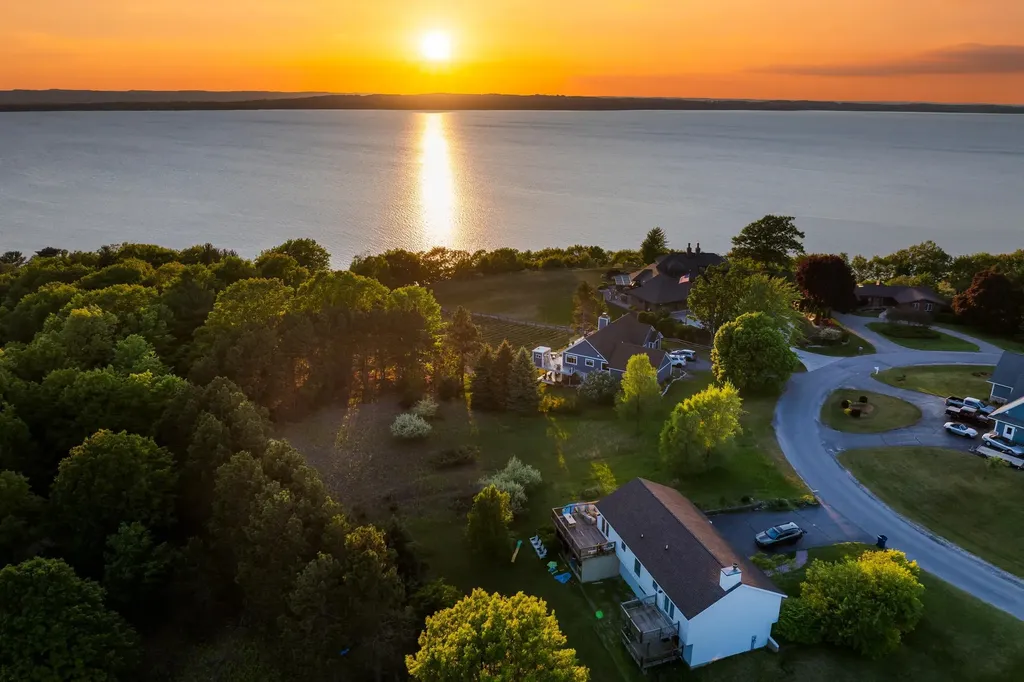 3147 Scenic Hills Drive Acme Township MI 49690