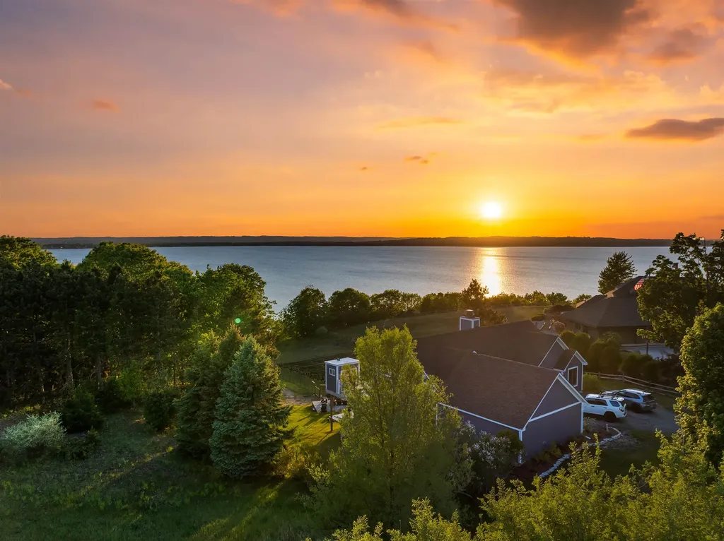 3147 Scenic Hills Drive Acme Township MI 49690