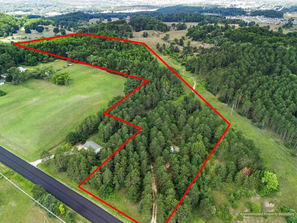 1216 Hoch Road Garfield Charter Township MI 49696