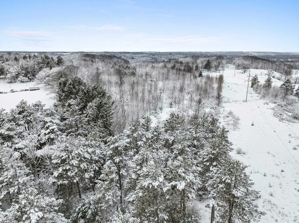 1216 Hoch Road Garfield Charter Township MI 49696