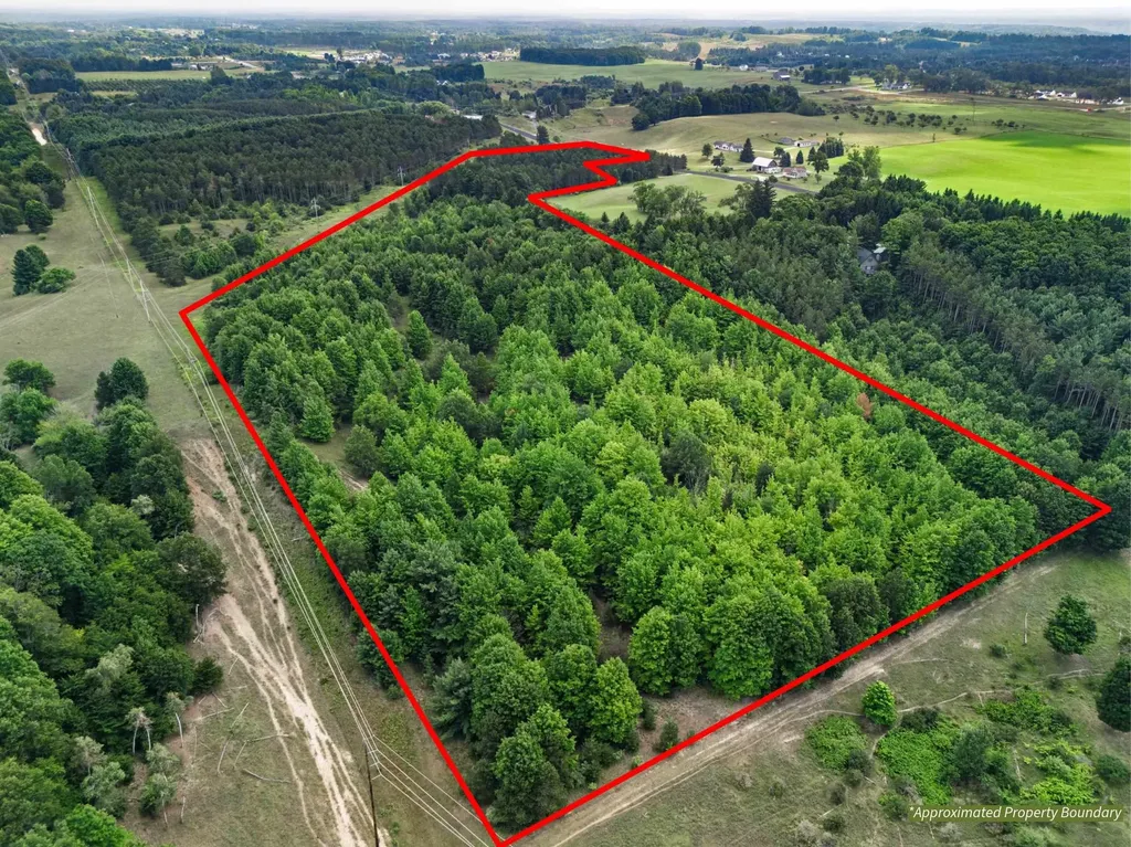 1216 Hoch Road Garfield Charter Township MI 49696