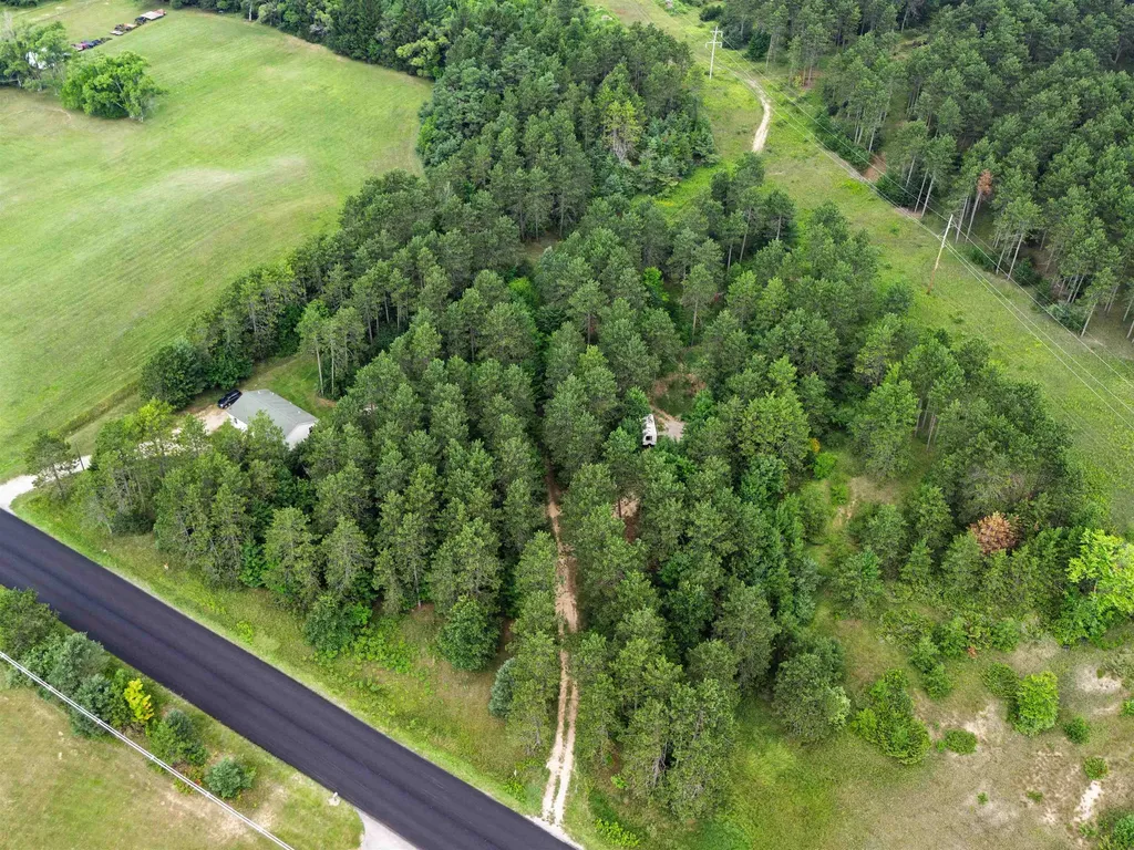 1216 Hoch Road Garfield Charter Township MI 49696