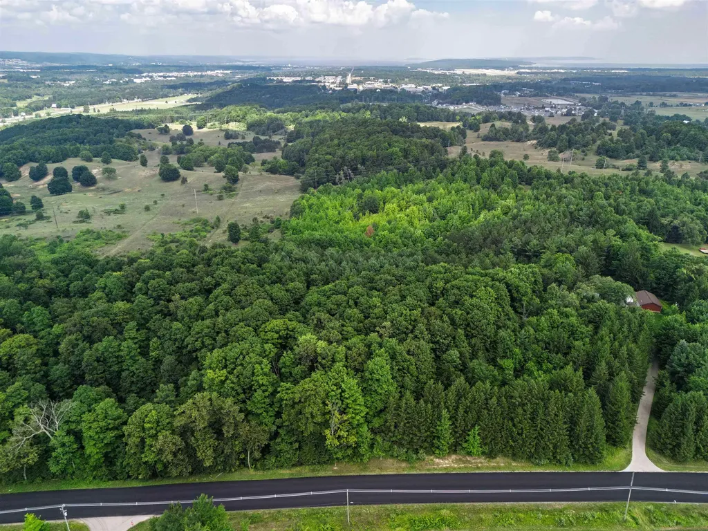 1216 Hoch Road Garfield Charter Township MI 49696