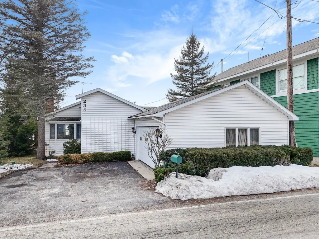 235 E Lake Mitchell Drive Cherry Grove Township MI 49601