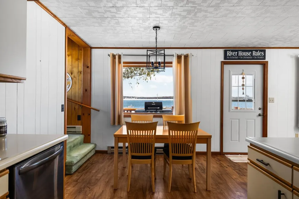148 N Huron Detour Township MI 49725