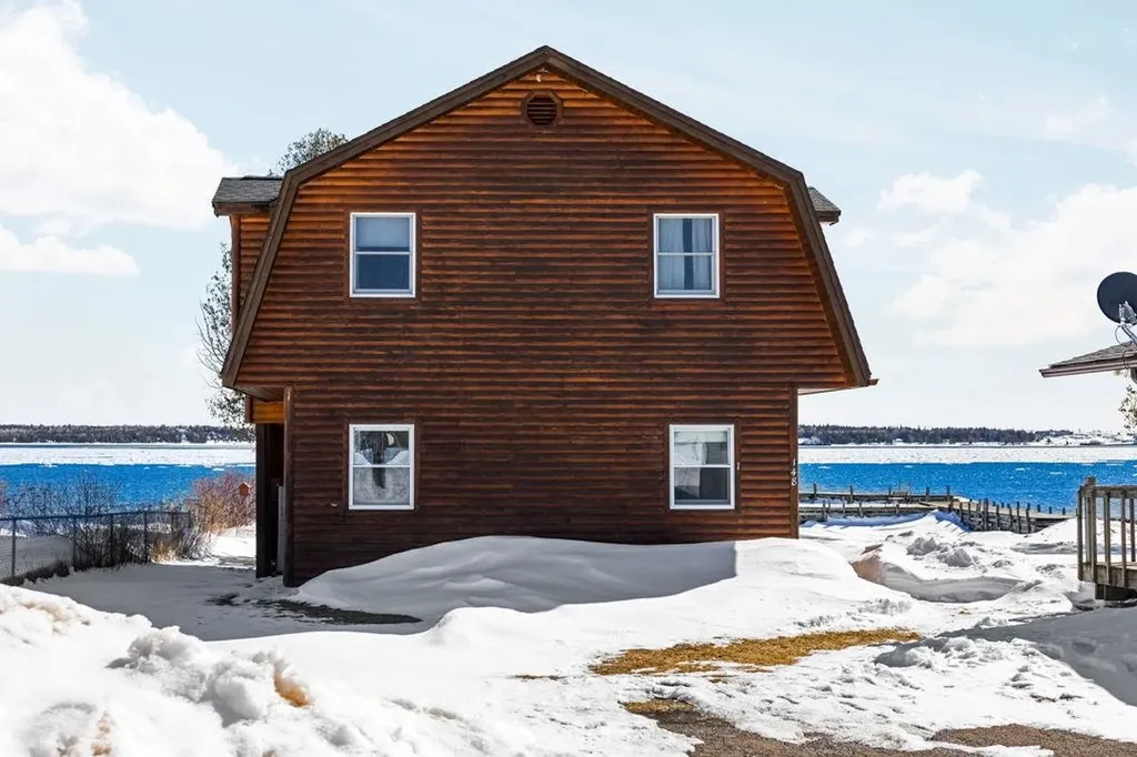 148 N Huron Detour Township MI 49725