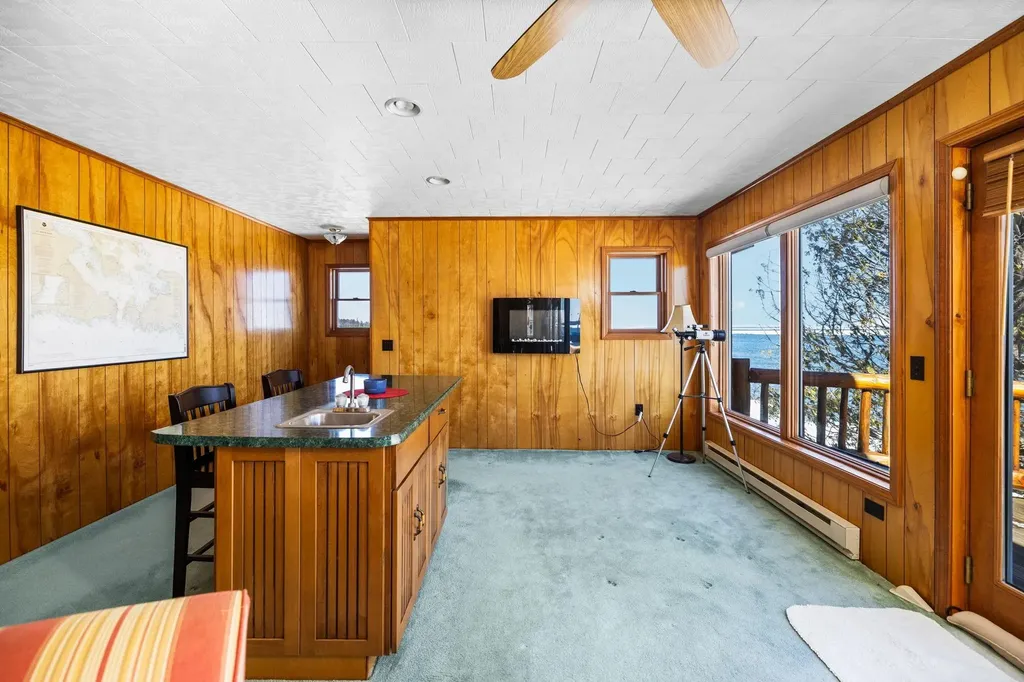 148 N Huron Detour Township MI 49725