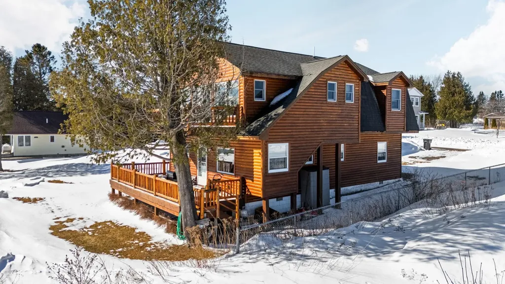 148 N Huron Detour Township MI 49725