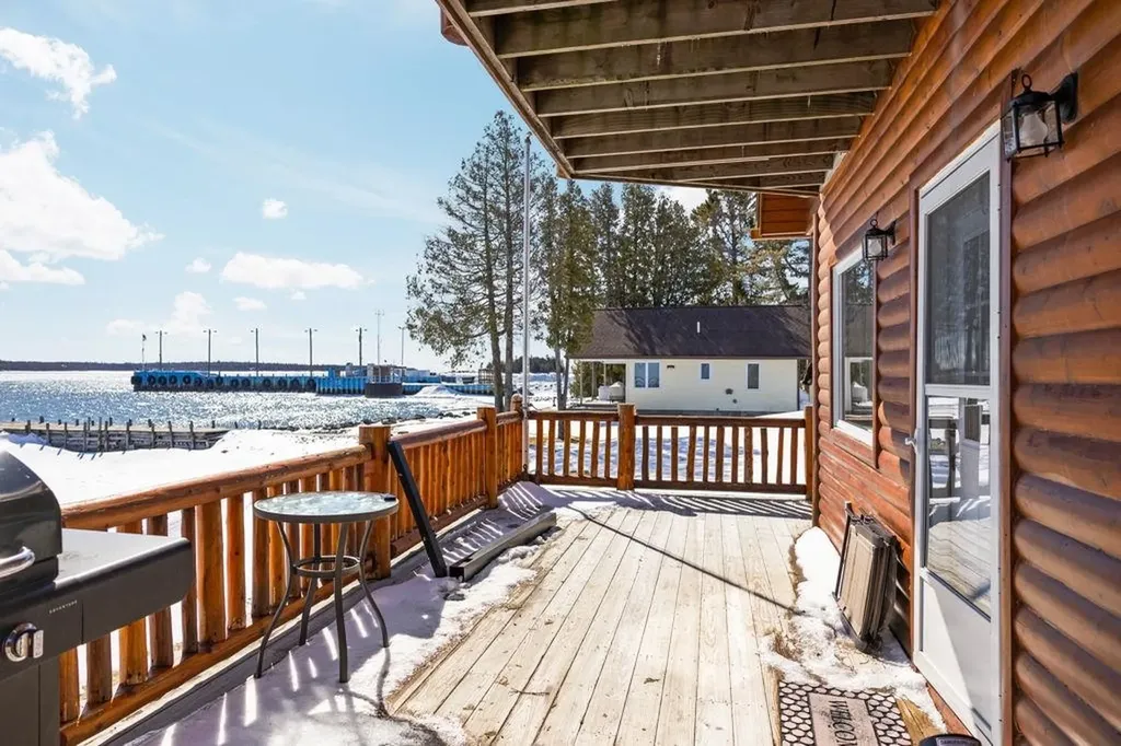 148 N Huron Detour Township MI 49725