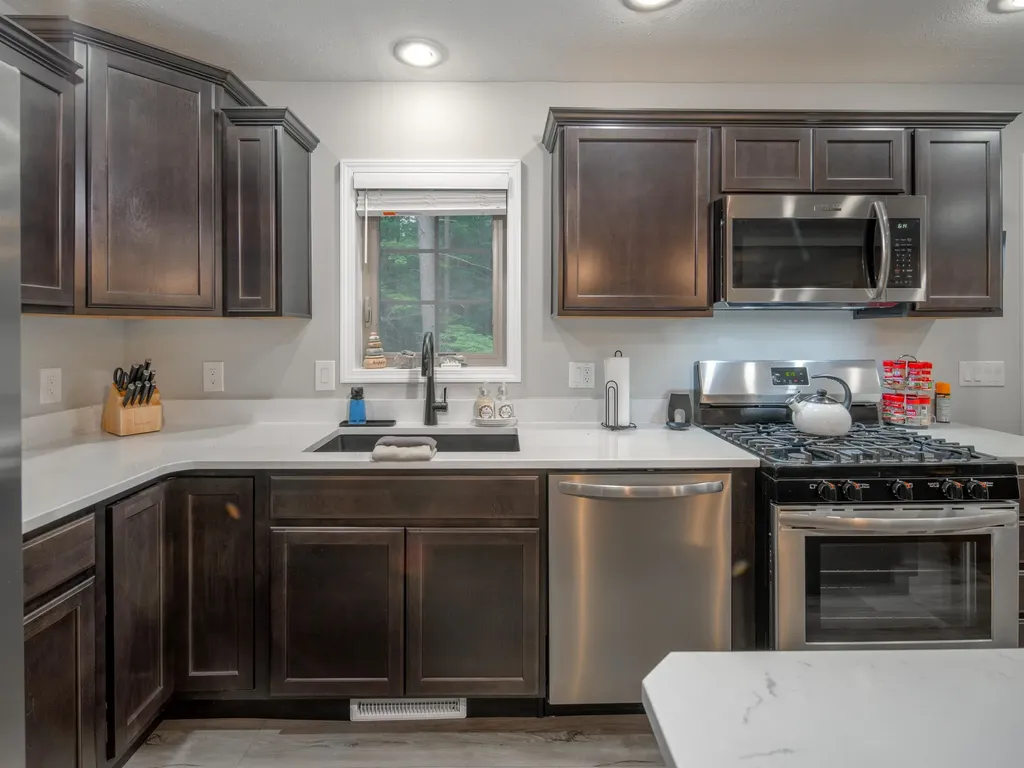 1942 Hoosier Valley Road Blair Township MI 49685