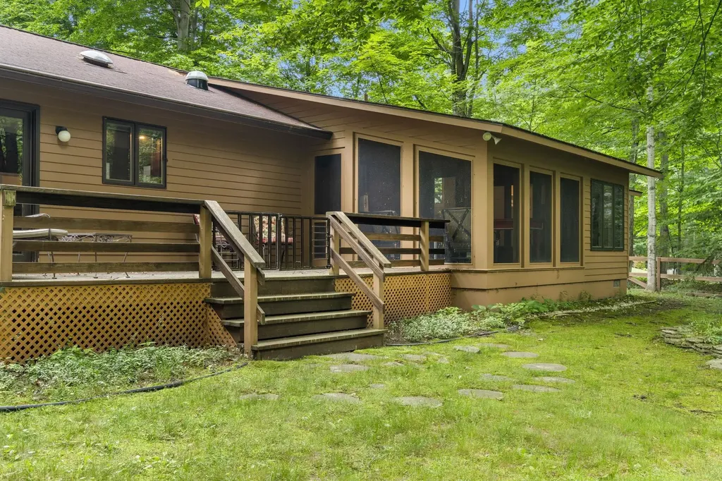 3862 N Trillium Drive Leland Township MI 49654