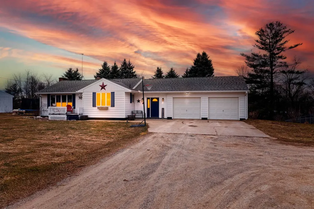 6740 S Eberhart Avenue Grant Township MI 48617
