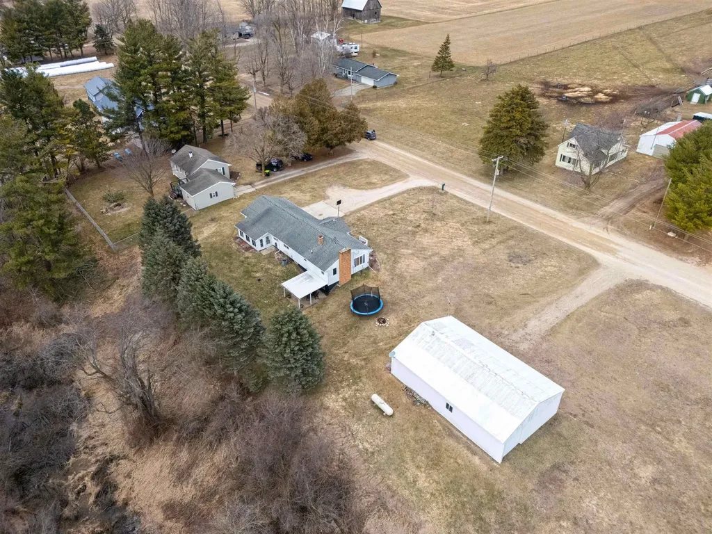6740 S Eberhart Avenue Grant Township MI 48617
