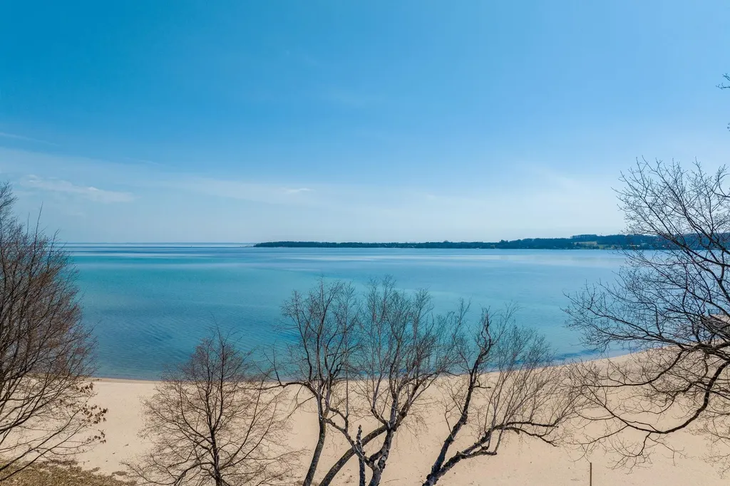 760 Waypoint Circle Suttons Bay Township MI 49682