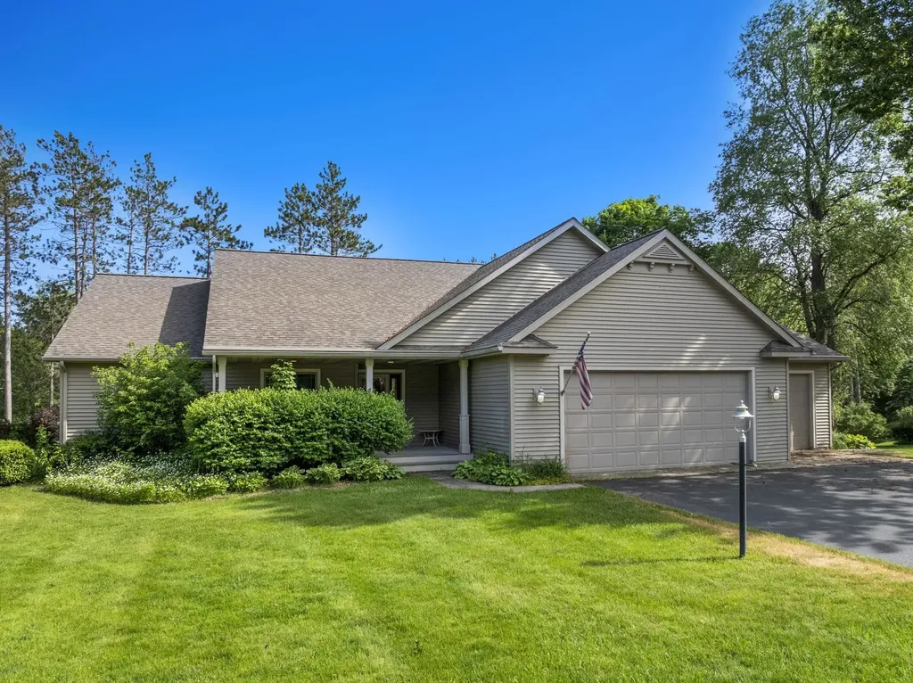 1546 Nightingale Lane Paradise Township MI 49649