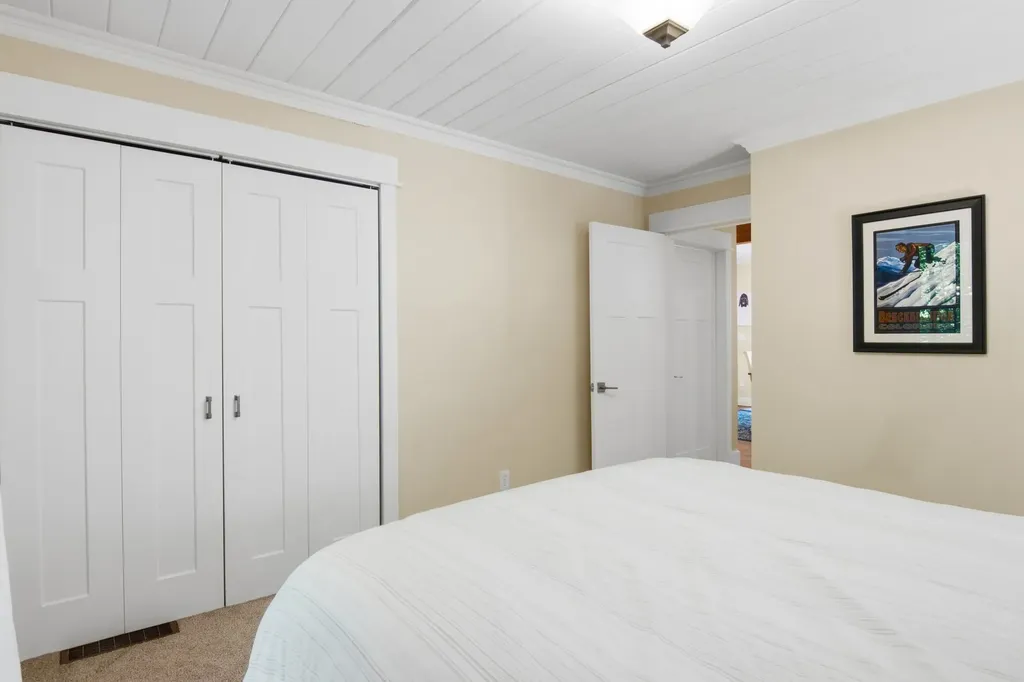 10520 S Dalzell Road Elmwood Charter Township MI 49684