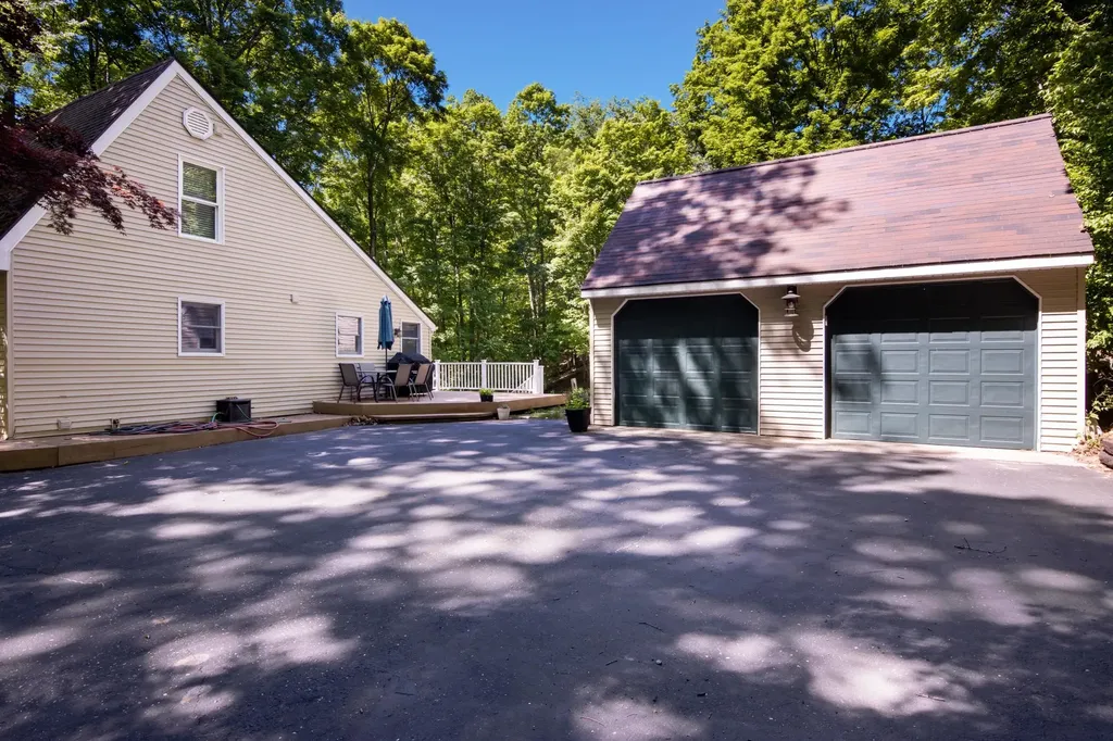 10520 S Dalzell Road Elmwood Charter Township MI 49684