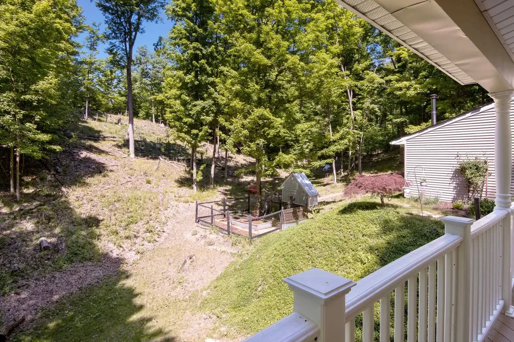 10520 S Dalzell Road Elmwood Charter Township MI 49684