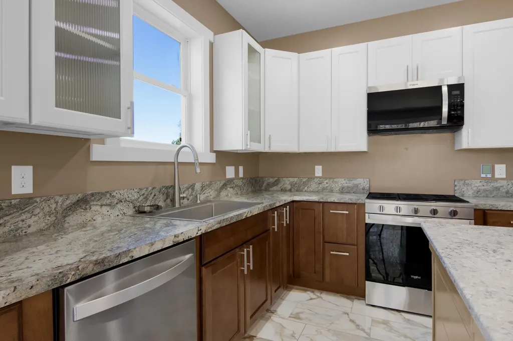 6533 Jeffrey Place Green Lake Township MI 49637