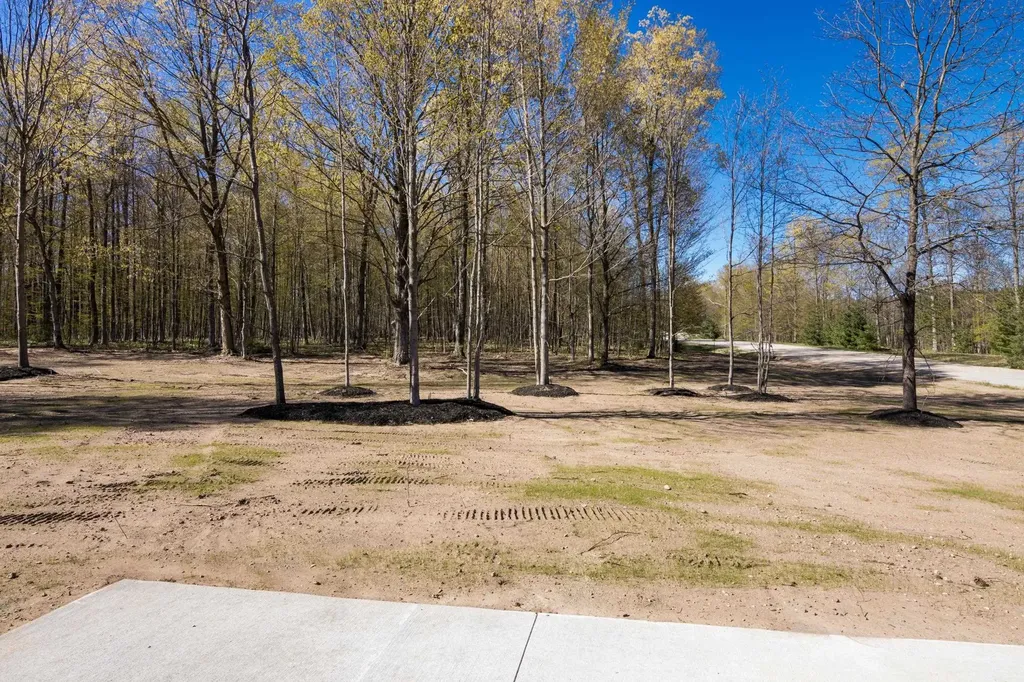 6533 Jeffrey Place Green Lake Township MI 49637